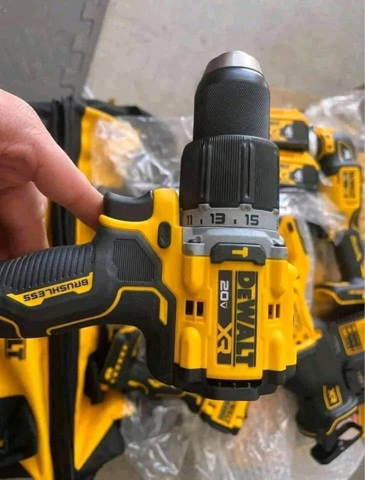 Kit combinazione di utensili elettrici Dewalt 20V MAX 8
Disponibili in vendita al dettaglio e pallet. 64 unità per pallet.