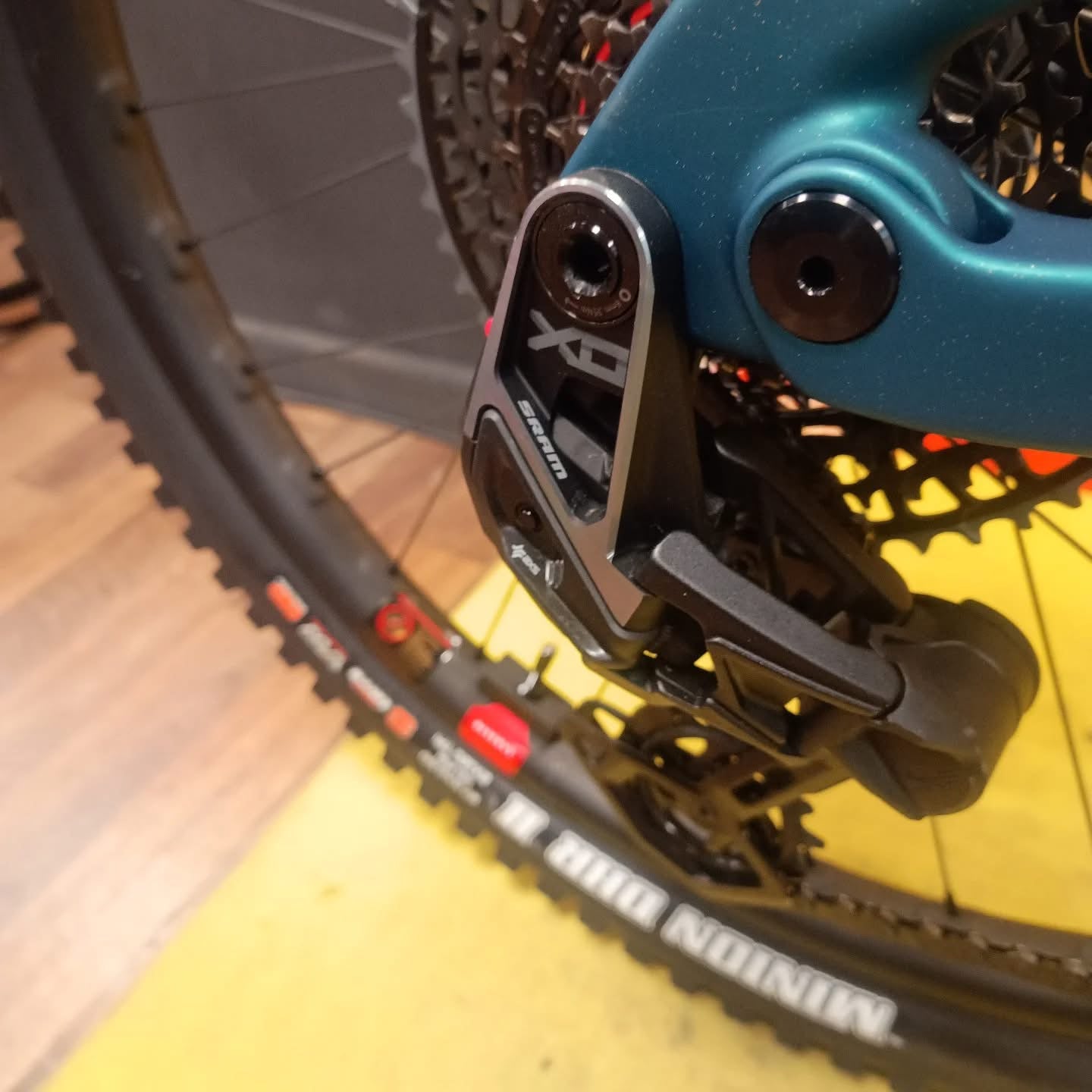 SANTA CRUZ BULLIT 2025