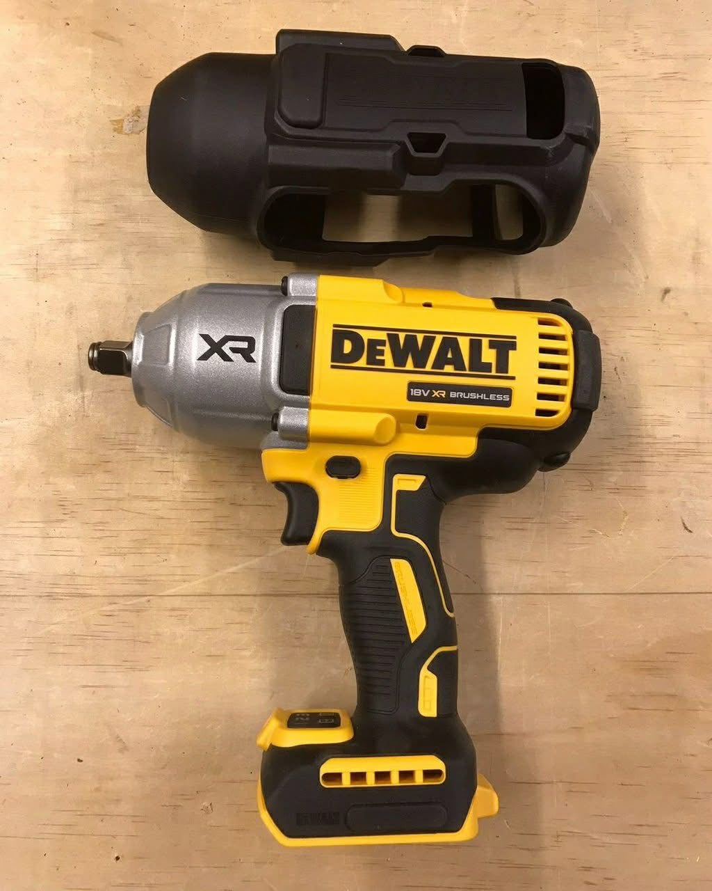 Set combinazione di utensili elettrici Dewalt 20V MAX 8
Disponibili su pallet. 60 pezzi su un pallet