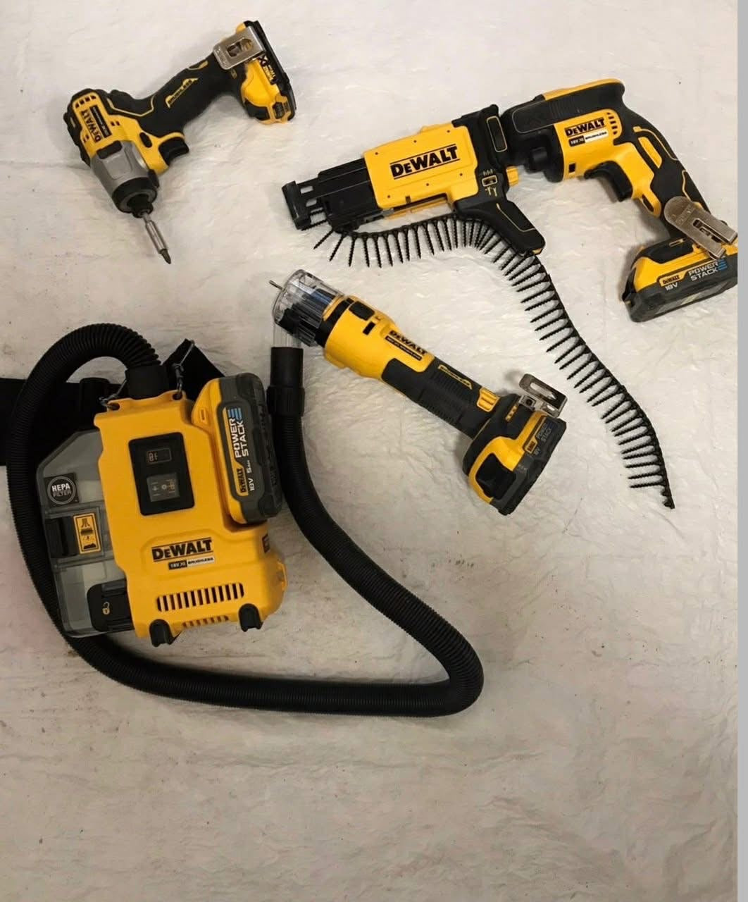 Set combinazione di utensili elettrici Dewalt 20V MAX 8
Disponibili su pallet. 60 pezzi su un pallet