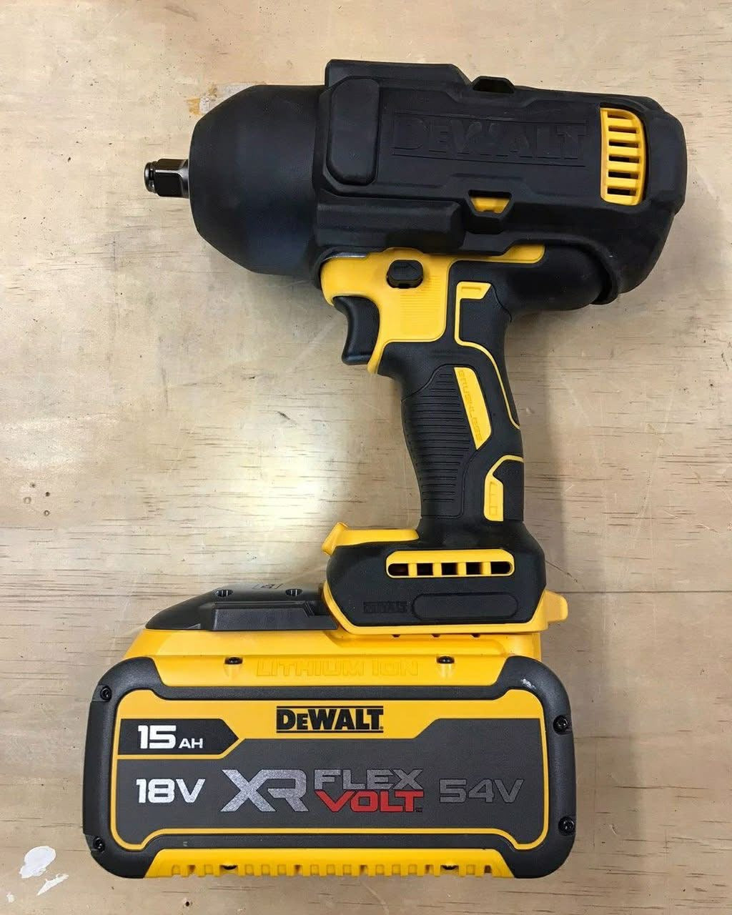 Set combinazione di utensili elettrici Dewalt 20V MAX 8
Disponibili su pallet. 60 pezzi su un pallet