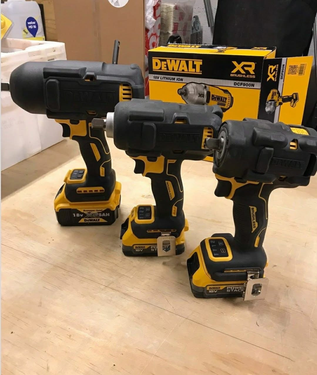 Set combinazione di utensili elettrici Dewalt 20V MAX 8
Disponibili su pallet. 60 pezzi su un pallet