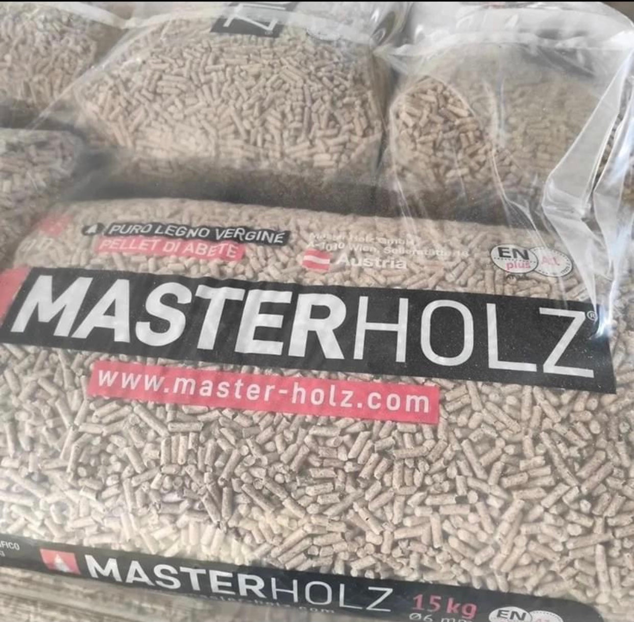 Pellet MASTERHOLZ pedana da 72 sacchi 15kh 180€