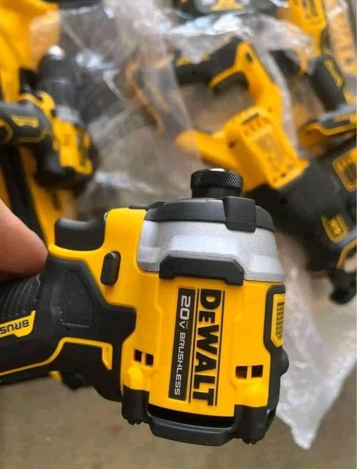 Kit combinazione di utensili elettrici Dewalt 20V MAX 8
Disponibili in vendita al dettaglio e pallet. 64 unità per pallet.