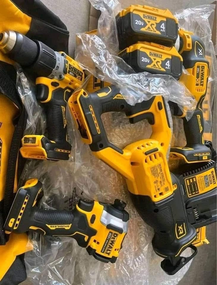 Kit combinazione di utensili elettrici Dewalt 20V MAX 8
Disponibili in vendita al dettaglio e pallet. 64 unità per pallet.